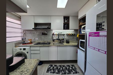 Apartamento à venda com 44m², 2 quartos e 1 vaga Apartamento à venda com 44m², 2 quartos e 1 vagaCozinha e Área de Serviço