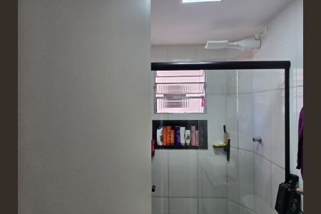 Apartamento à venda com 44m², 2 quartos e 1 vaga Apartamento à venda com 44m², 2 quartos e 1 vagaBanheiro Social