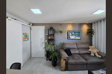 Apartamento à venda com 44m², 2 quartos e 1 vaga Apartamento à venda com 44m², 2 quartos e 1 vagaSala