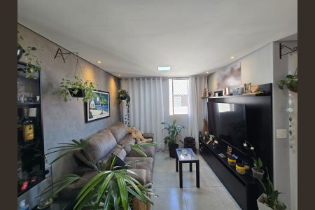 Apartamento à venda com 44m², 2 quartos e 1 vaga Apartamento à venda com 44m², 2 quartos e 1 vagaSala