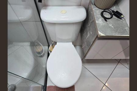 Apartamento à venda com 44m², 2 quartos e 1 vaga Apartamento à venda com 44m², 2 quartos e 1 vagaBanheiro Social