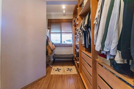 Casa à venda com 330m², 3 quartos e 5 vagasCloset do Quarto 2