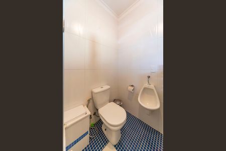 Casa à venda com 330m², 3 quartos e 5 vagasBanheiro Social