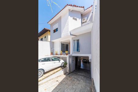 Casa à venda com 330m², 3 quartos e 5 vagasFachada