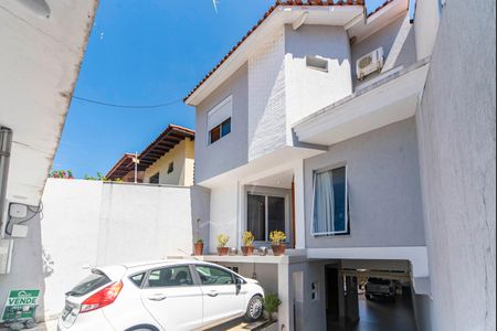Casa à venda com 330m², 3 quartos e 5 vagasFachada