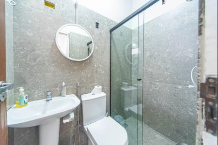 Casa à venda com 330m², 3 quartos e 5 vagasBanheiro da garagem 