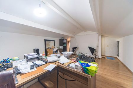 Casa à venda com 330m², 3 quartos e 5 vagasSótão