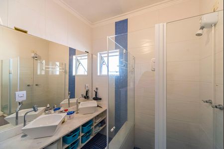 Casa à venda com 330m², 3 quartos e 5 vagasBanheiro Social