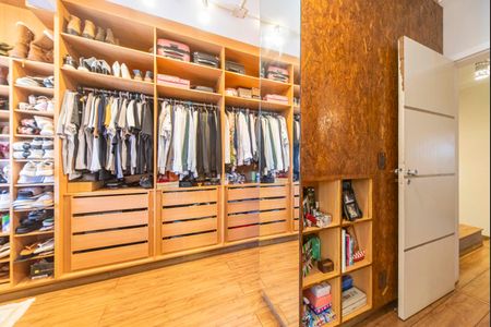Casa à venda com 330m², 3 quartos e 5 vagasCloset do Quarto 2