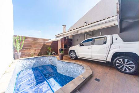 Casa à venda com 330m², 3 quartos e 5 vagasPiscina