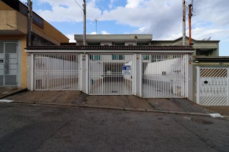 Casa à venda com 110m², 3 quartos e 3 vagasFachada