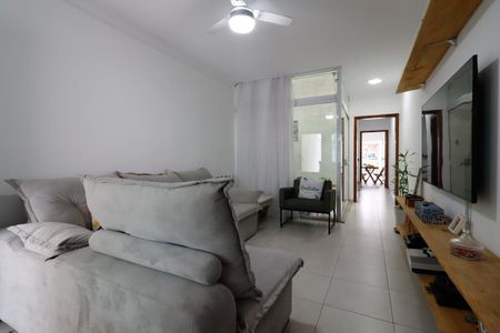 Casa à venda com 110m², 3 quartos e 3 vagasSala