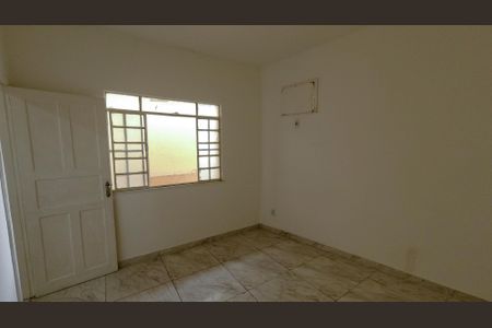 Casa para alugar com 1 quarto, 50m² em Irajá, Rio de Janeiro