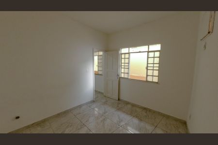 Casa para alugar com 1 quarto, 50m² em Irajá, Rio de Janeiro
