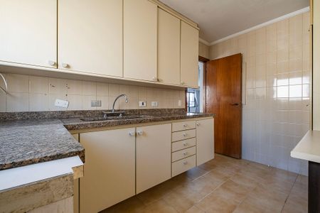 Apartamento à venda com 140m², 2 quartos e 2 vagasCozinha