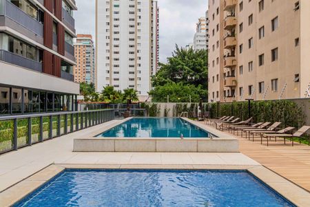 Apartamento à venda com 100m², 2 quartos e 2 vagasÁrea comum - Piscina