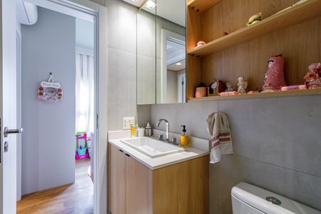 Apartamento à venda com 100m², 2 quartos e 2 vagasSuite 02 - Banheiro