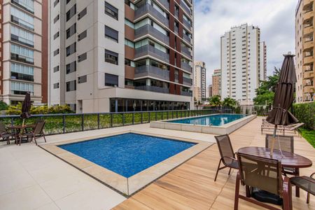 Apartamento à venda com 100m², 2 quartos e 2 vagasÁrea comum - Piscina