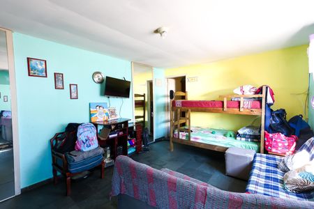 Casa à venda com 200m², 2 quartos e 1 vagasala 