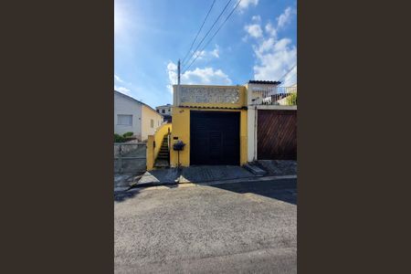 Casa à venda com 200m², 2 quartos e 1 vaga Casa à venda com 200m², 2 quartos e 1 vagaFachada