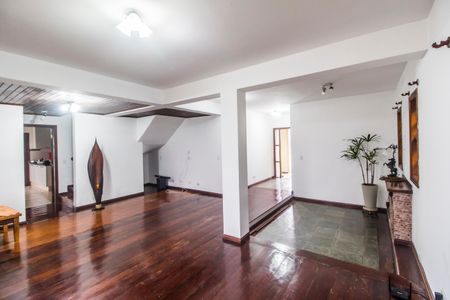 Casa para alugar com 350m², 3 quartos e 4 vagasSala 