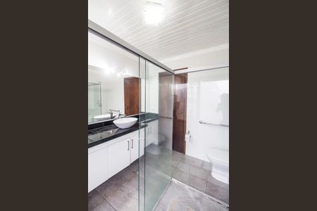 Casa para alugar com 350m², 3 quartos e 4 vagasBanheiro da Suíte