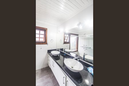 Casa para alugar com 350m², 3 quartos e 4 vagasBanheiro da Suíte