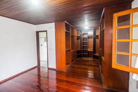 Casa para alugar com 350m², 3 quartos e 4 vagasCloset da suíte