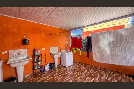 Casa à venda com 53m², 5 quartos e 1 vagaÁrea de Serviço