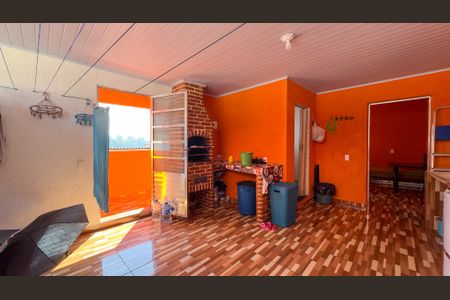 Casa à venda com 53m², 5 quartos e 1 vagaÁrea de Serviço