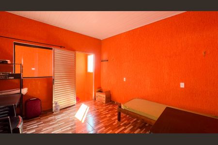 Casa à venda com 53m², 5 quartos e 1 vagaÁrea de Serviço