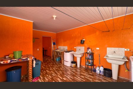 Casa à venda com 53m², 5 quartos e 1 vagaÁrea de Serviço