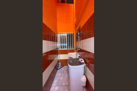 Casa à venda com 53m², 5 quartos e 1 vagaÁrea de Serviço