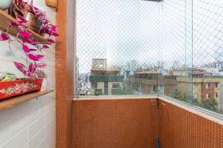 Apartamento à venda com 170m², 4 quartos e 2 vagasVARANDA