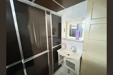 Apartamento para alugar com 50m², 2 quartos e sem vagaBanheiro