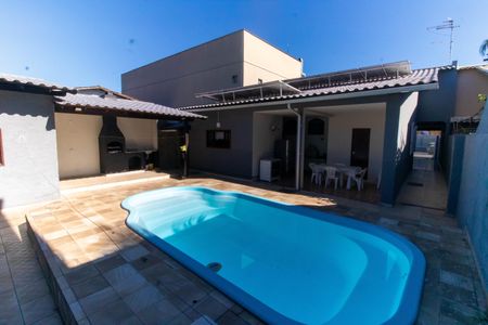 Casa à venda com 250m², 3 quartos e 1 vagaÁrea externa