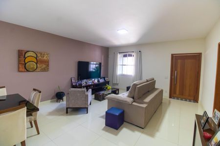 Sala de casa à venda com 3 quartos, 250m² em Piratininga, Niterói