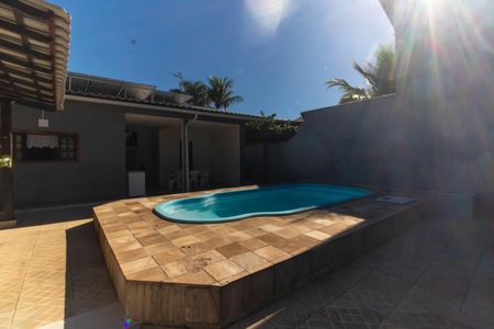 Casa à venda com 250m², 3 quartos e 1 vagaÁrea externa