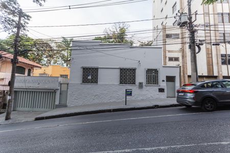 Casa para alugar com 150m², 4 quartos e 1 vaga Casa para alugar com 150m², 4 quartos e 1 vagaFachada