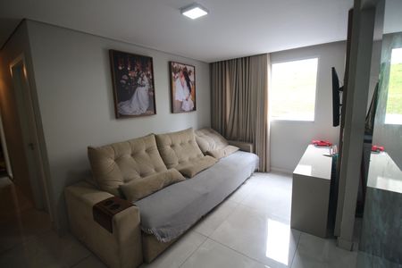 Sala de apartamento à venda com 2 quartos, 47m² em Cidade Industrial, Contagem