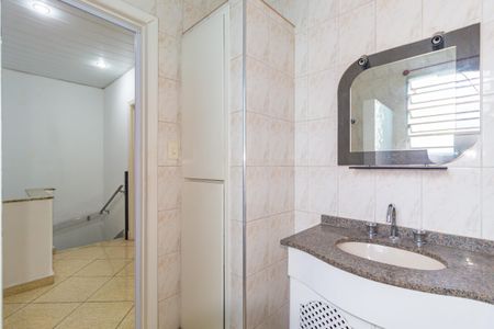 Casa à venda com 115m², 2 quartos e sem vaga Casa à venda com 115m², 2 quartos e sem vagaBanheiro