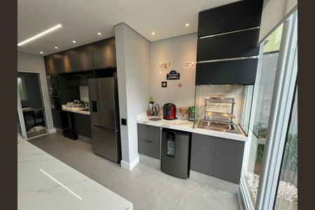 Casa à venda com 160m², 3 quartos e 2 vagas Casa à venda com 160m², 3 quartos e 2 vagasCozinha