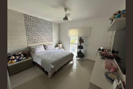 Casa à venda com 160m², 3 quartos e 2 vagas Casa à venda com 160m², 3 quartos e 2 vagasQuarto