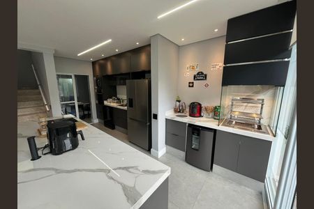 Casa à venda com 160m², 3 quartos e 2 vagas Casa à venda com 160m², 3 quartos e 2 vagasCozinha