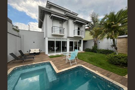 Casa à venda com 160m², 3 quartos e 2 vagas Casa à venda com 160m², 3 quartos e 2 vagasÁrea de serviço