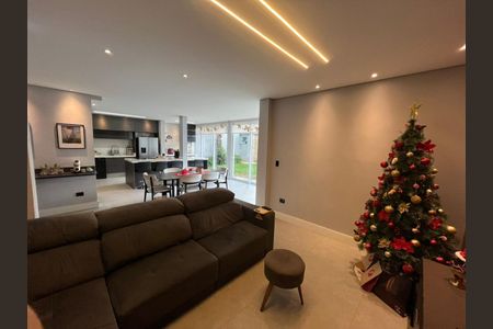 Casa à venda com 160m², 3 quartos e 2 vagas Casa à venda com 160m², 3 quartos e 2 vagasSala