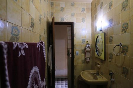 Casa à venda com 40m², 4 quartos e 2 vagas Casa à venda com 40m², 4 quartos e 2 vagasBanheiro 1