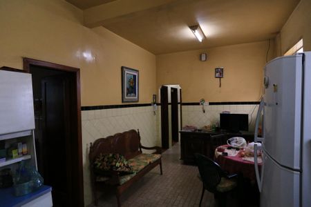 Casa à venda com 40m², 4 quartos e 2 vagas Casa à venda com 40m², 4 quartos e 2 vagasCozinha