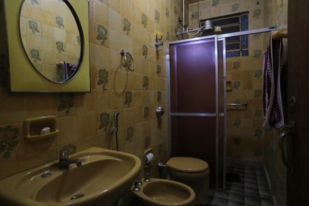 Casa à venda com 40m², 4 quartos e 2 vagas Casa à venda com 40m², 4 quartos e 2 vagasBanheiro 1