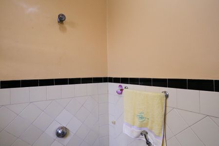 Casa à venda com 40m², 4 quartos e 2 vagas Casa à venda com 40m², 4 quartos e 2 vagasBanheiro